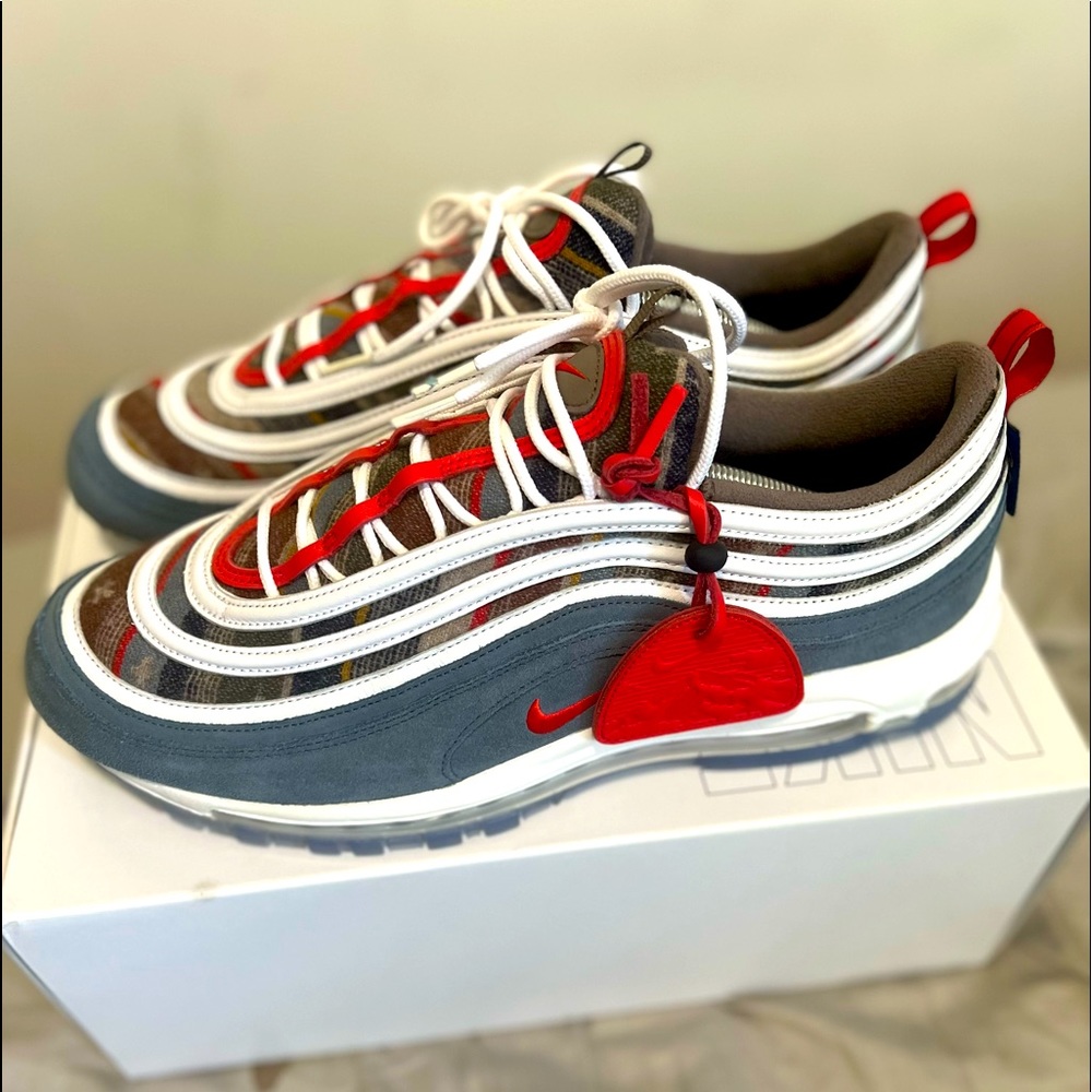 Never worn before. Nike id custom made sneakers for men size 12.5